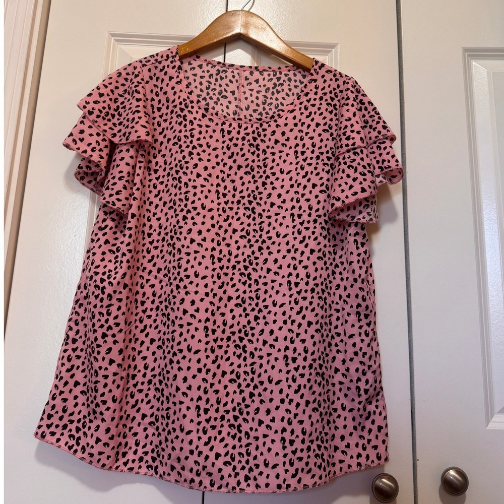 Izzo Pink Leopard Print Ruffle Sleeve Blouse Medium Tiered Short Sleeve Top